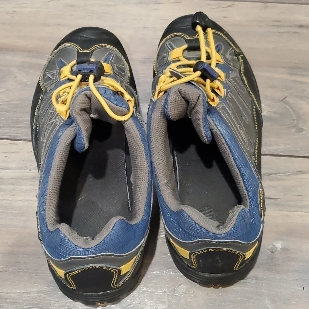 Keen Mens Outdoor Hiking Sneakers Shoes sz 5